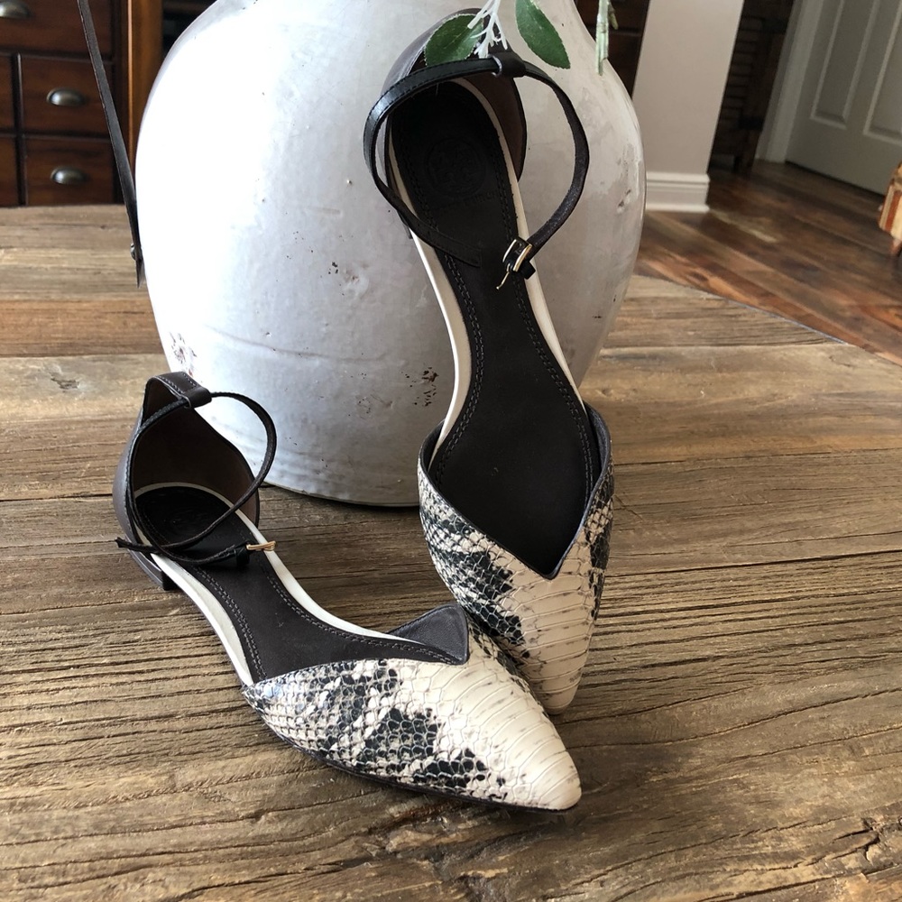 Tory Burch Black & Ivory Snake Print flats